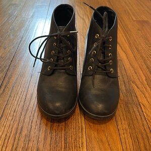 Crpdien Steve Madden bootie